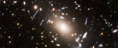 L'amas de galaxies Abell S1063